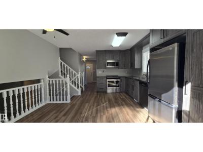 42 BLUEBERRY CR, Sherwood Park, 阿爾伯塔 T8H 1P6, 加拿大