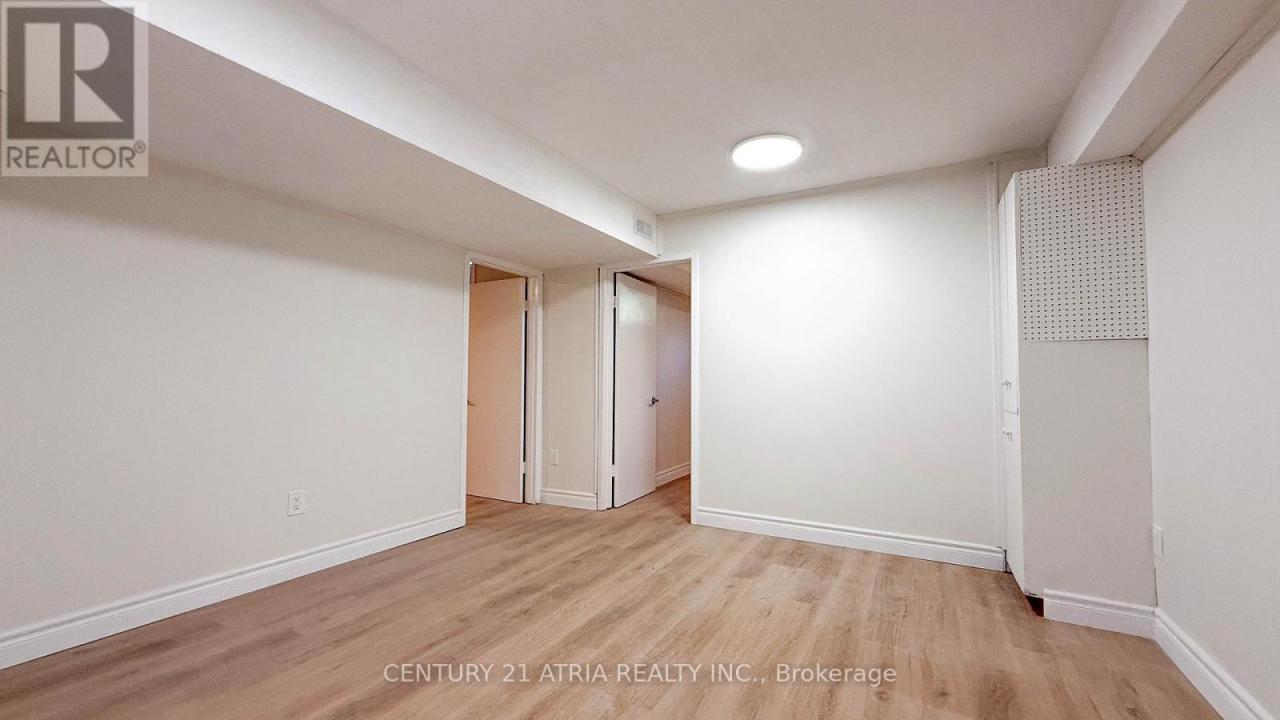 151 FENN AVENUE, Toronto (st. Andrew-windfields), Ontario M2P 1X8, Canada