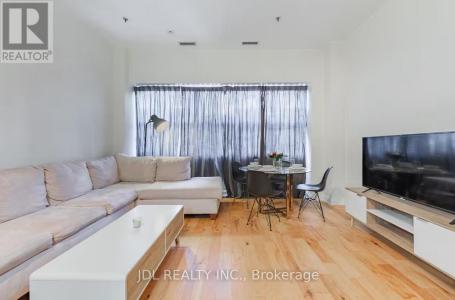 700 KING ST W STREET, Toronto (niagara), Ontario M5V 2Y6, Canada