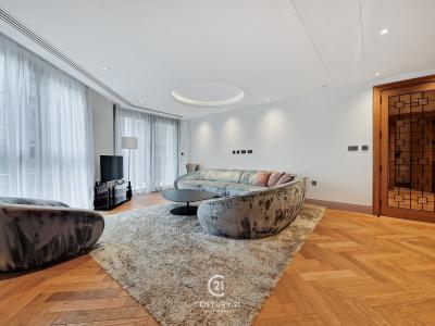 4, New Home, Vương Quốc Anh