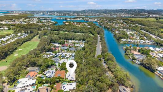 1 Carnoustie Court, Twin Waters, QLD 4564, Australia