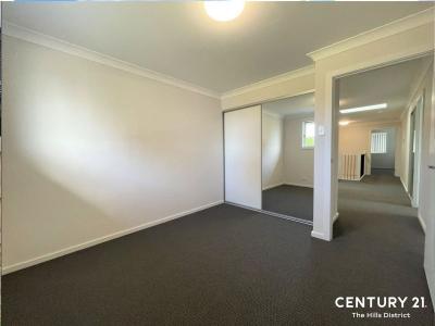 25 Parkland Avenue, Macquarie Fields, NSW 2564, Australia
