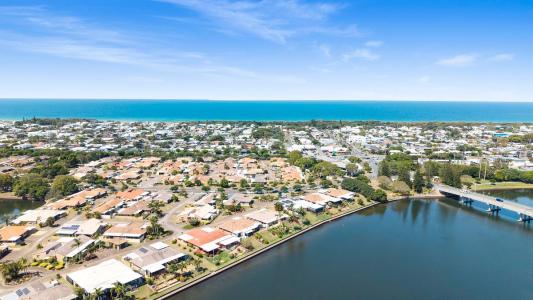 17/10 Melody Court, Warana, QLD 4575, Australia