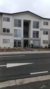 Condominio 26, Mz.6731, Solar 8 Urb. Brisas de la Perla 1, vía Terminal Terrestre - Pascu 090502, Guayaquil, Guayas 00001, Ecuador