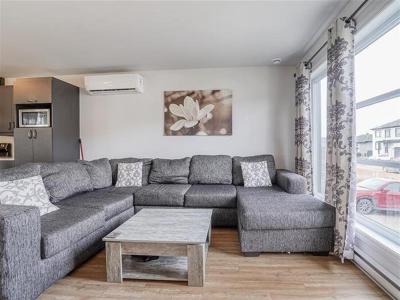 73  13e Avenue, Sainte-Marthe-sur-le-Lac, Quebec J0N 1P0, Canada