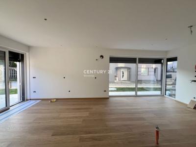 Jemčeva cesta, Ljubljana, Osrednjeslovenska 1234, Slovenia