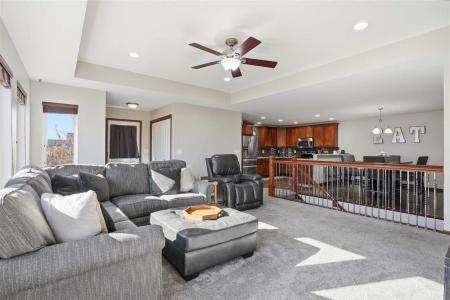 812 Croell Ave, Tiffin, Iowa 52340, Estados Unidos