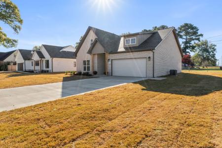 106 Jefferson Ave., Muscle Shoals, Alabama 35661, États-Unis