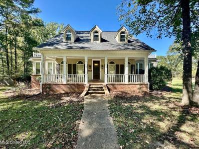 9 Charleston Avenue, Clinton, Mississippi 39056, USA
