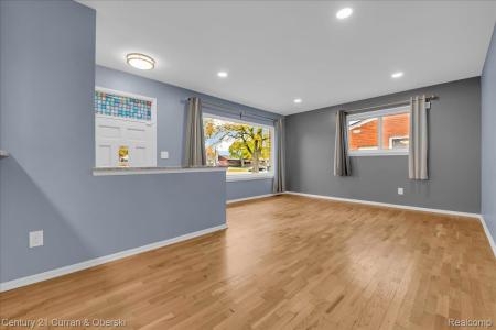 32735 Joy Road, Westland, 密西根州 48185, 美國