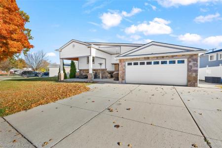 1310 Plainfield Street, Dearborn Heights, Michigan 48127, Estados Unidos