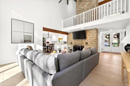 9428 S Harbour Pointe Drive, Bloomington, Indiana 47401, États-Unis