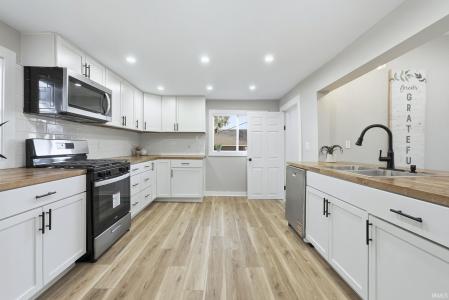 1024 Adams Street, Decatur, 인디아나 46733-1818, 미국