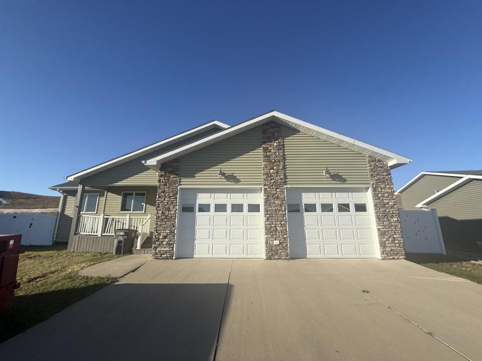 19 Robert St, Burlington, North Dakota 58722, USA