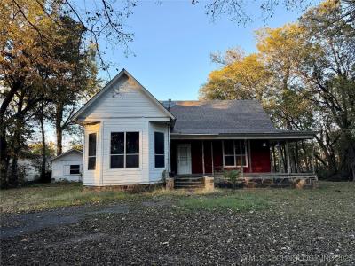 921 E Church Street, Wagoner, Oklahoma 74467, USA