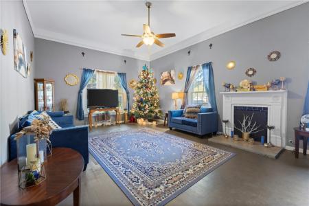 1007 S Magnolia Street, Hearne, Texas 77859