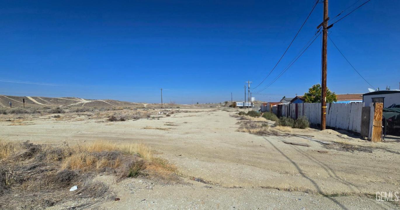 Mono Street, Maricopa, California 93252