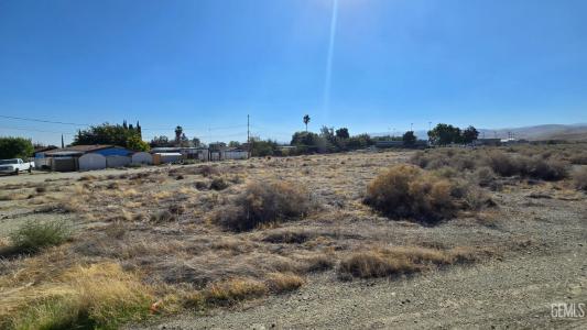 Mono Street, Maricopa, California 93252