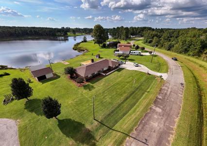 387 Lakeshore, Pelham, Geórgia 31779, Estados Unidos