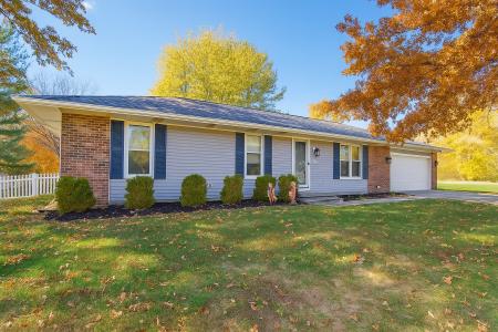 2102 Hidden Lake Ct., Charleston, Illinois 61920, Estados Unidos