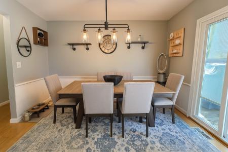 2102 Hidden Lake Ct., Charleston, Illinois 61920, Estados Unidos