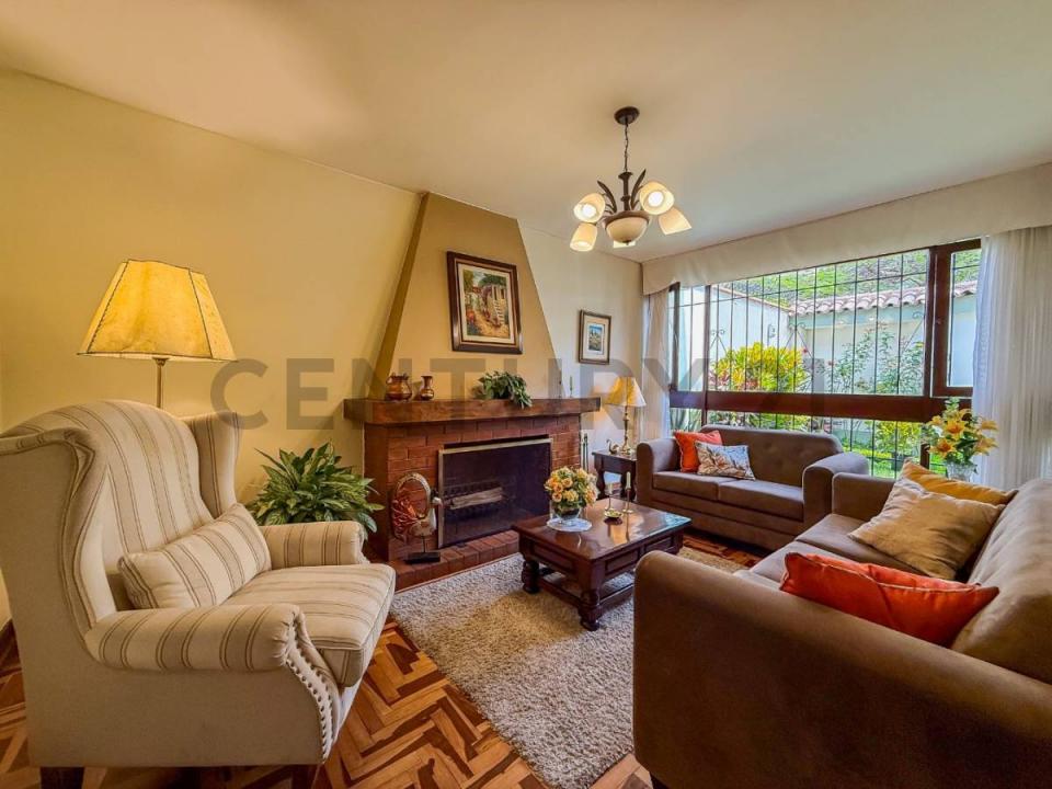 Jr. Bartolome Herrera , Lima, Lima 00001, Peru