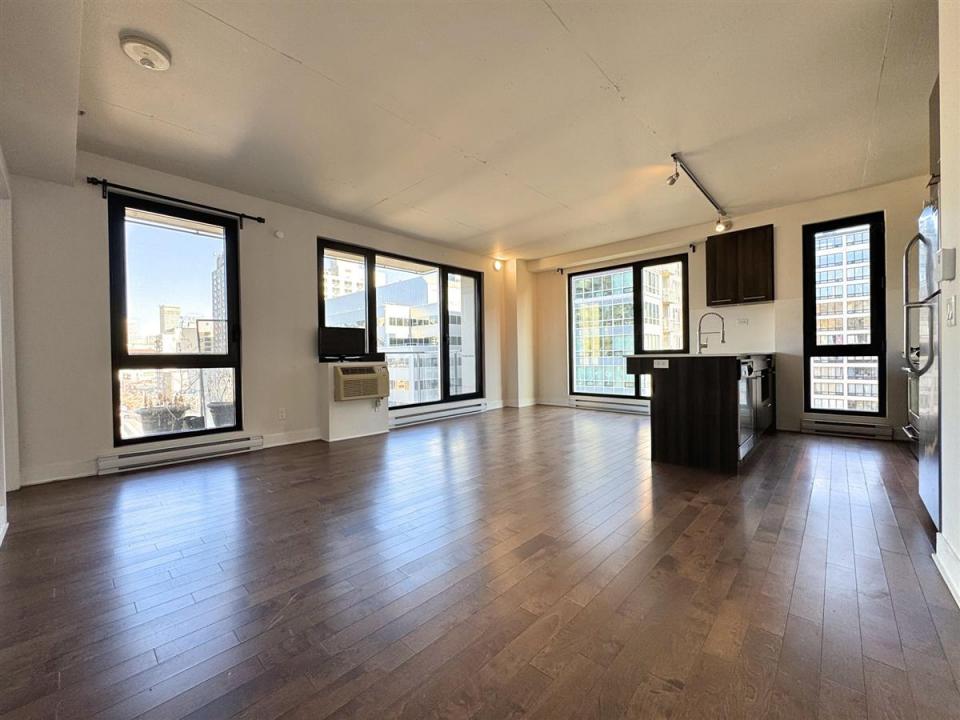 1414  Rue Chomedey, Montréal (Ville-Marie), Quebec H3H 0A2, Canada