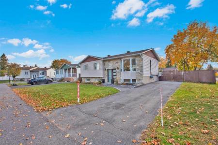 2  Rue Jupiter, Mercier, קוויבק J6R 2E1, קנדה 