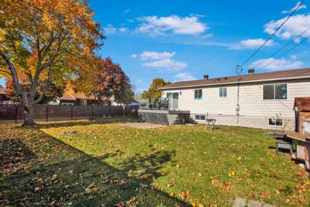 2  Rue Jupiter, Mercier, קוויבק J6R 2E1, קנדה 