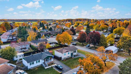 2  Rue Jupiter, Mercier, קוויבק J6R 2E1, קנדה 