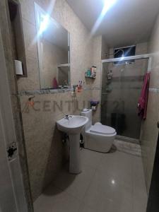 Av Don Julio Centeno Venta de Apartamento en Residencias Tulipan 21, San Diego, Carabobo 2006, Venezuela