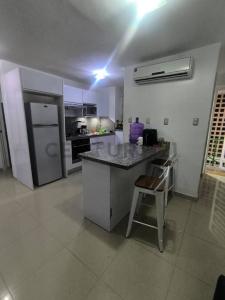 Av Don Julio Centeno Venta de Apartamento en Residencias Tulipan 21, San Diego, Carabobo 2006, Venezuela