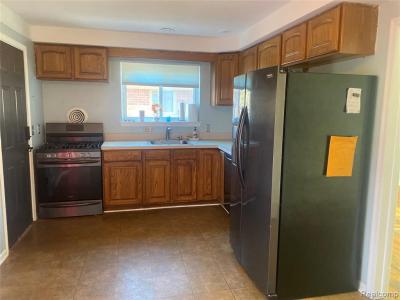 7696 Rosemary, Dearborn Heights, Michigan 48127, USA