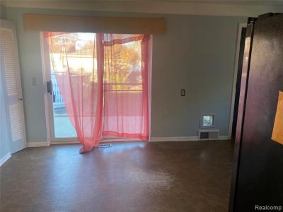 7696 Rosemary, Dearborn Heights, Michigan 48127, USA