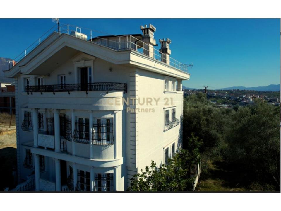 Kodra e Priftit, Tirana, Albania