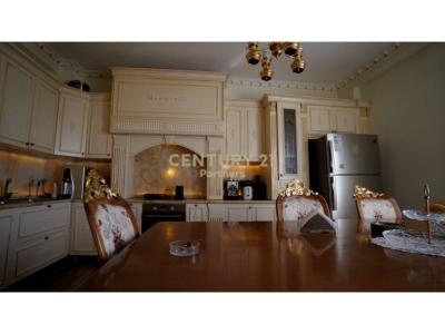 Kodra e Priftit, Tirana, Albania