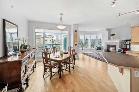 4 14 STREET NW, Calgary, アルバータ T2N 1Z4, カナダ