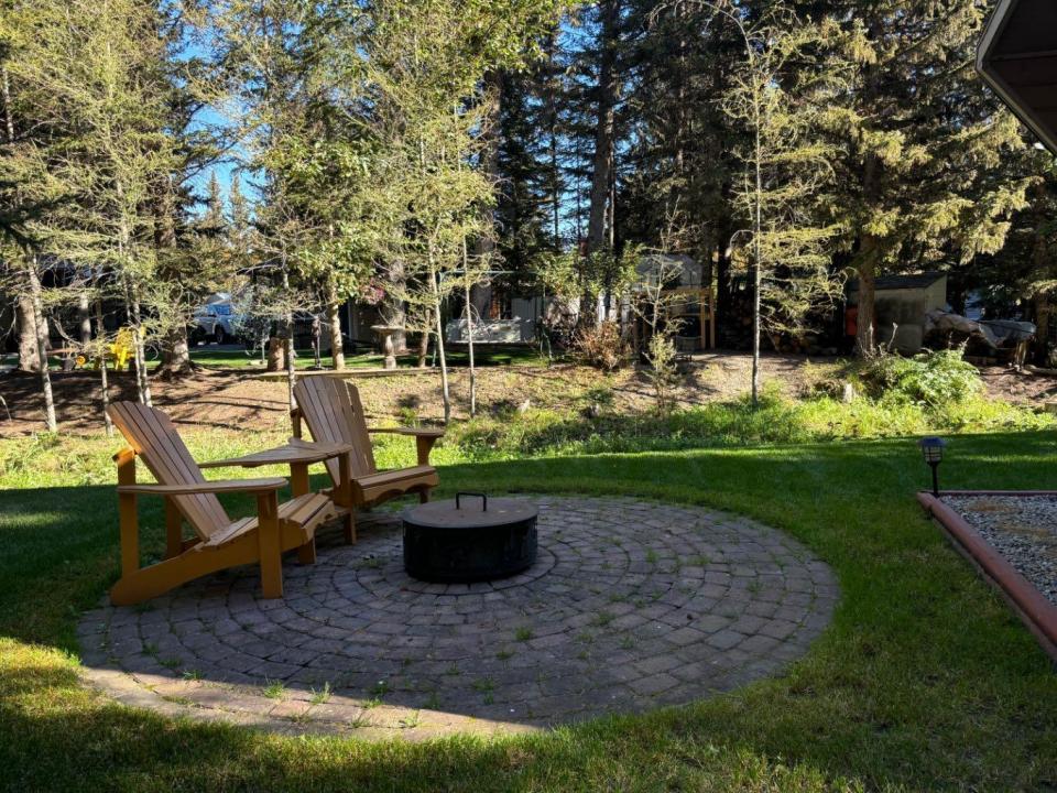 200 4TH AVE SW, Sundre, Альберта T0M 1X0, Канада