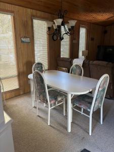 200 4TH AVE SW, Sundre, Альберта T0M 1X0, Канада