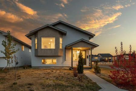 32 HUNTER ROAD, Sylvan Lake, Alberta T4S 2L6, Kanada