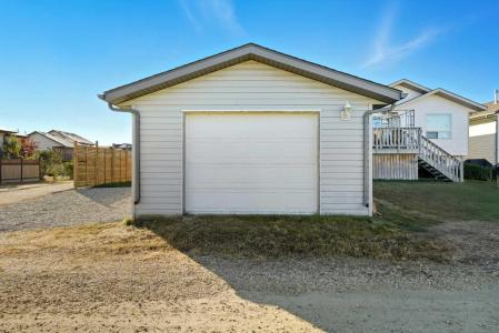 32 HUNTER ROAD, Sylvan Lake, Alberta T4S 2L6, Kanada