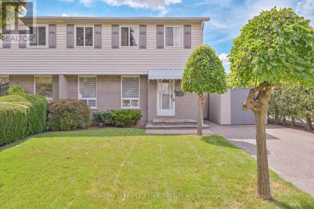 2 FONTAINE COURT, Brampton (southgate), オンタリオ L6T 3J2, カナダ