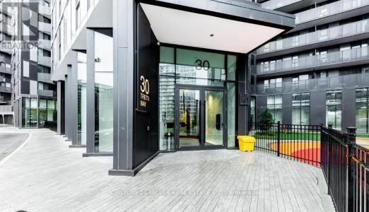 30 TRETTI WAY, Toronto (clanton Park), Ontario M3H 0E3, Canada