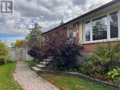 4 HIGHVIEW CRESCENT, Belleville (belleville Ward), Ontario K8P 3G4, Canada