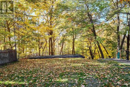 24 LARWOOD BOULEVARD, Toronto (cliffcrest), Ontario M1M 2M5, Canada