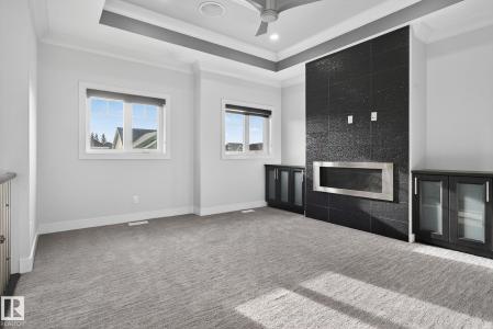 8536 19 AVENUE SW, Edmonton, Alberta T6X 0R6, Canada