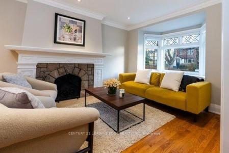 342 WOBURN AVENUE, Toronto, Ontario M5M 1L2, Canada