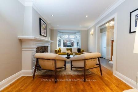 342 WOBURN AVENUE, Toronto, Ontario M5M 1L2, Canada