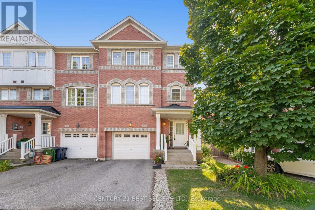 82 PILKINGTON DRIVE, Toronto (clairlea-birchmount), Ontario M1L 0A7, Canada