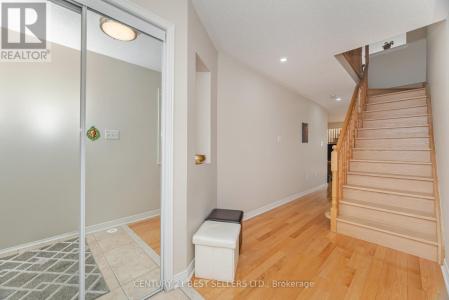 82 PILKINGTON DRIVE, Toronto (clairlea-birchmount), Ontario M1L 0A7, Canada